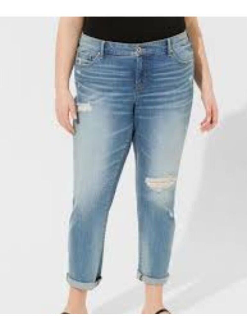Torrid Boyfriend mid rise jeans light wash distressed size 20